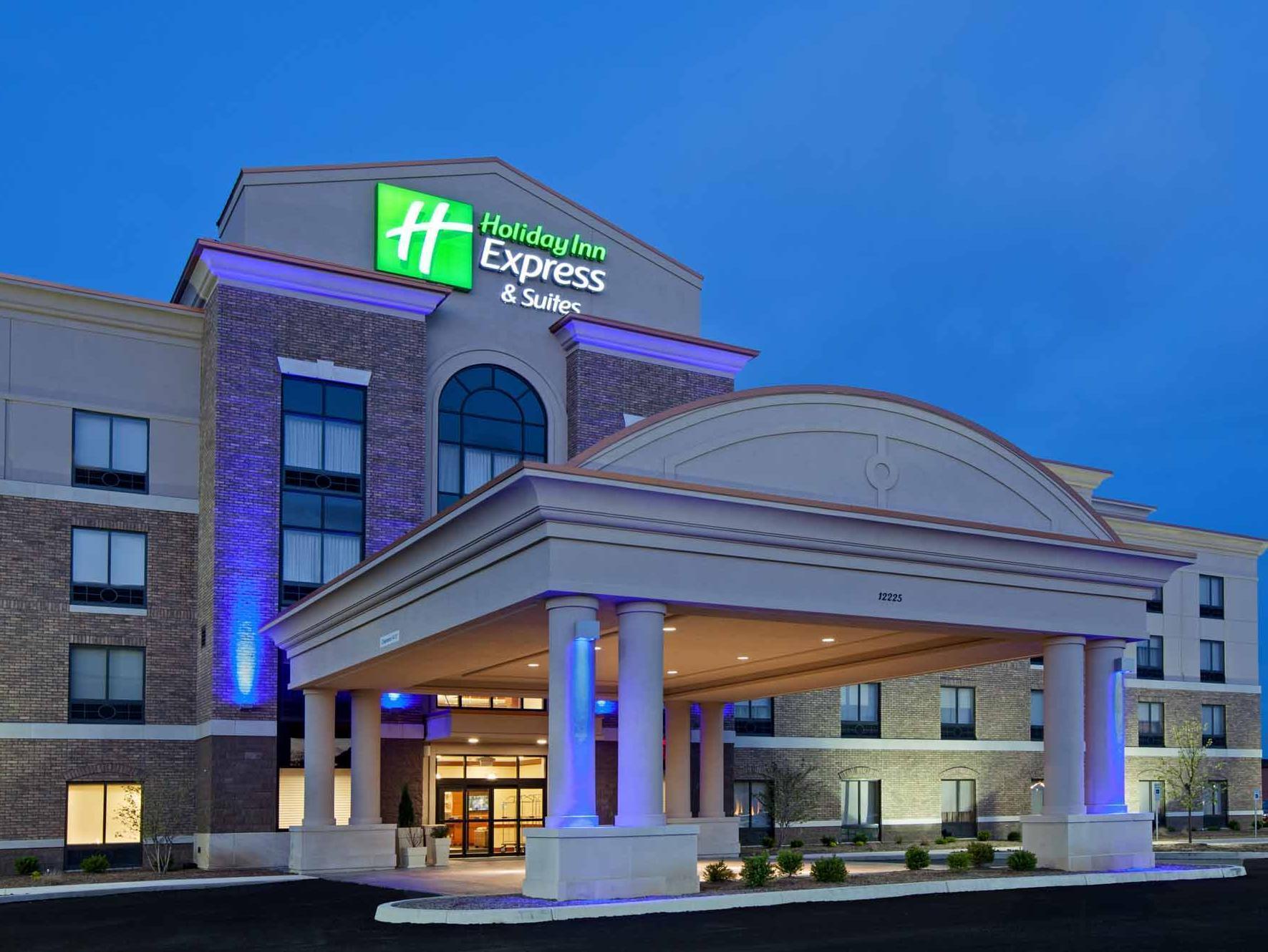 Holiday Inn Express & Suites Columbus/Эдинбург Экстерьер фото